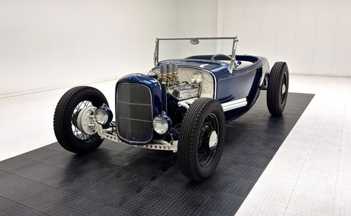 292ci 3-2bbl V8/Fenton Intake/3-Speed Manual/Ford 9"/Fiberglass Body/Nice Rod in Morgantown, United States 1