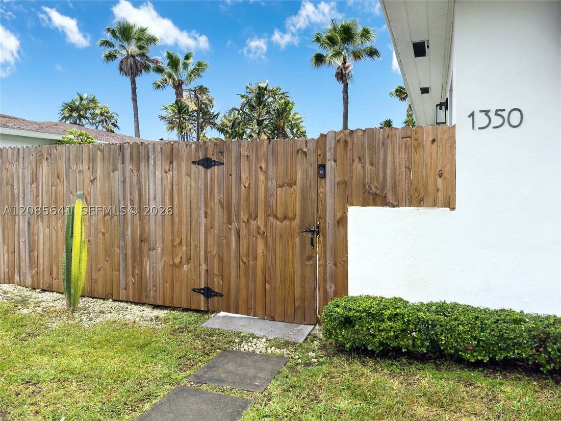 Miami, Florida, United States 4 - 18823414