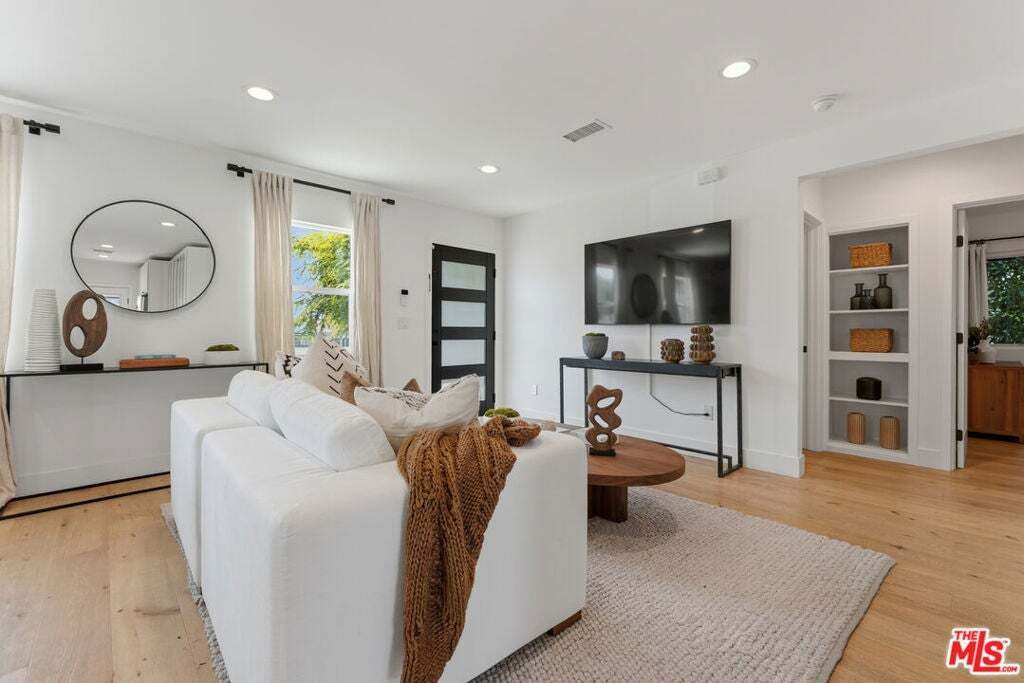 House in Los Angeles, California, United States 5 - 18823355