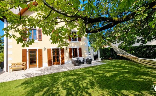 House in Borex, Vaud, Switzerland 1