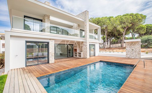 Villa in Praia dos Pescadores, Olhos de Agua, Portugal 1