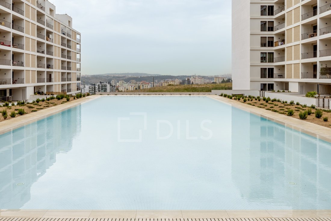 Appartement à Santo António dos Cavaleiros, Lisbonne, Portugal 1 - 17408867