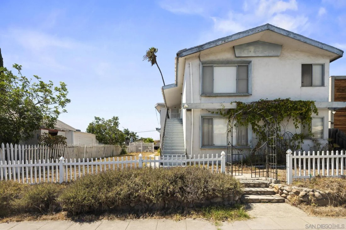 San Diego, California, United States 2 - 18824765