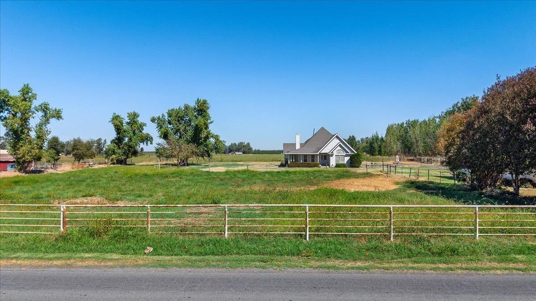 House in Oakdale, California, United States 3 - 18824829