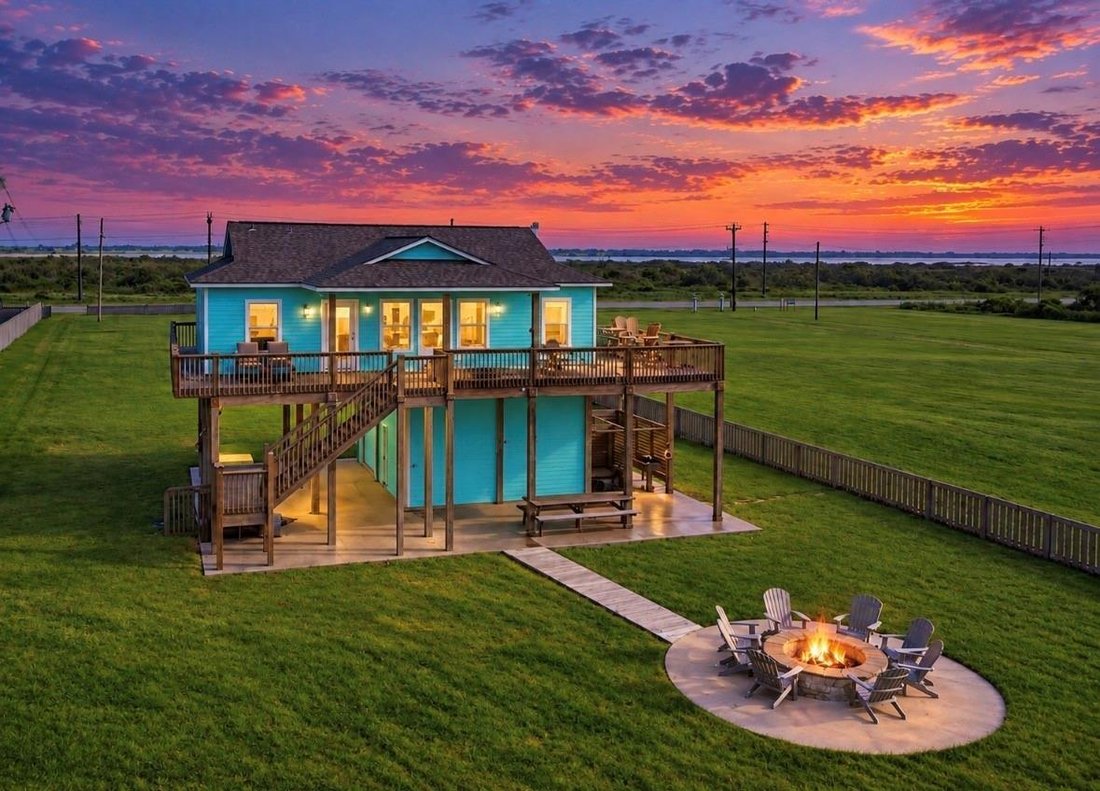 House in Bolivar Peninsula, Texas, United States 1 - 18331298