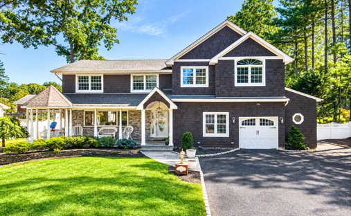 House in Nesconset, New York, United States 1