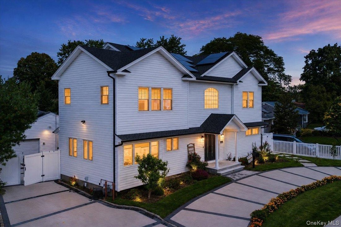 Casa en East Meadow, Nueva York, Estados Unidos 1 - 18826586