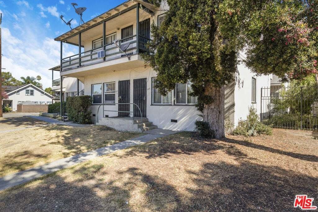 Pomona, California, United States 3 - 18823308