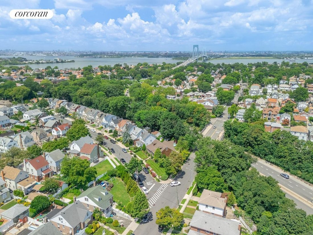 New York, New York, United States 5 - 18822497
