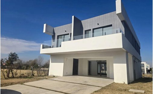 House in Dique Luján, Buenos Aires Province, Argentina 1