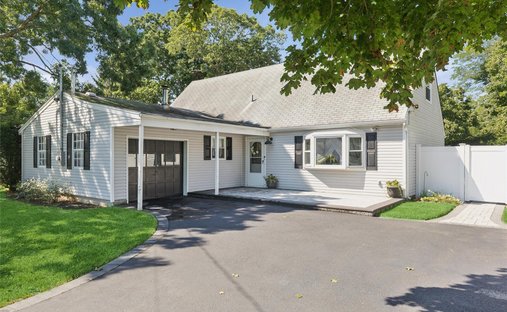 House in Holbrook, New York, United States 1