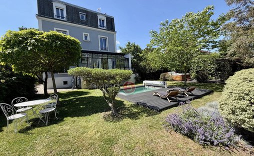 House in Thiers, Le Raincy, France 1