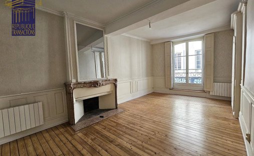 Apartamento en Centre Ville, Beaune, Francia 1