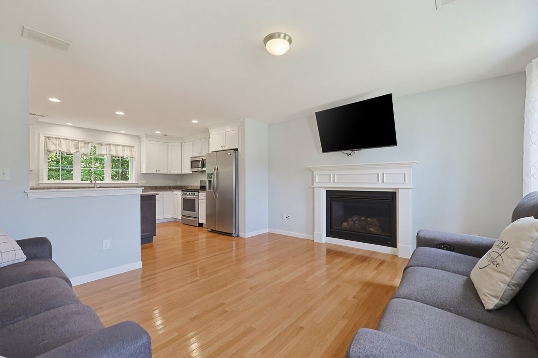 House in Blackstone, Massachusetts, United States 4 - 18823689