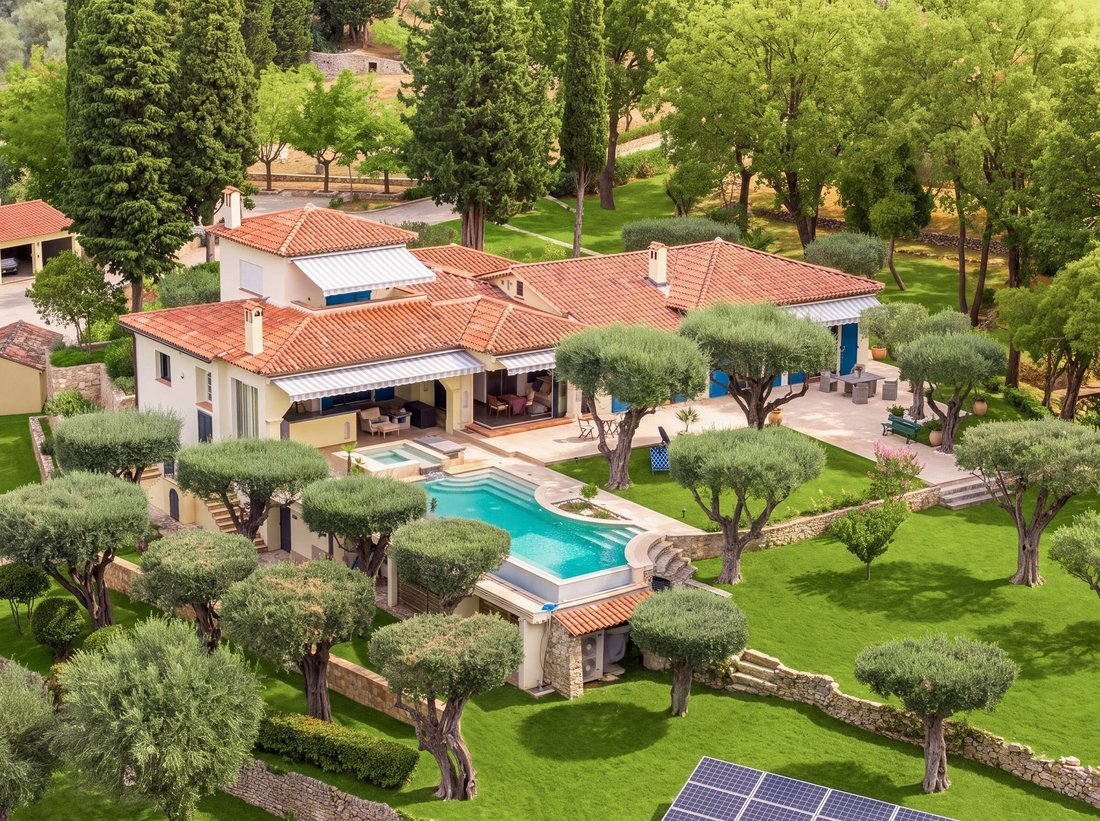 House in Grasse, Provence-Alpes-Côte d'Azur, France 1 - 18824604