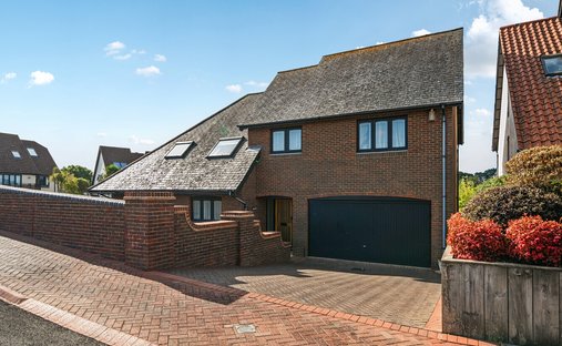 House in New Forest, Lyndhurst, England 1