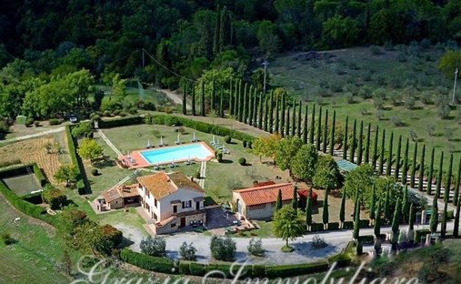 Land in San Gimignano, Tuscany, Italy 1