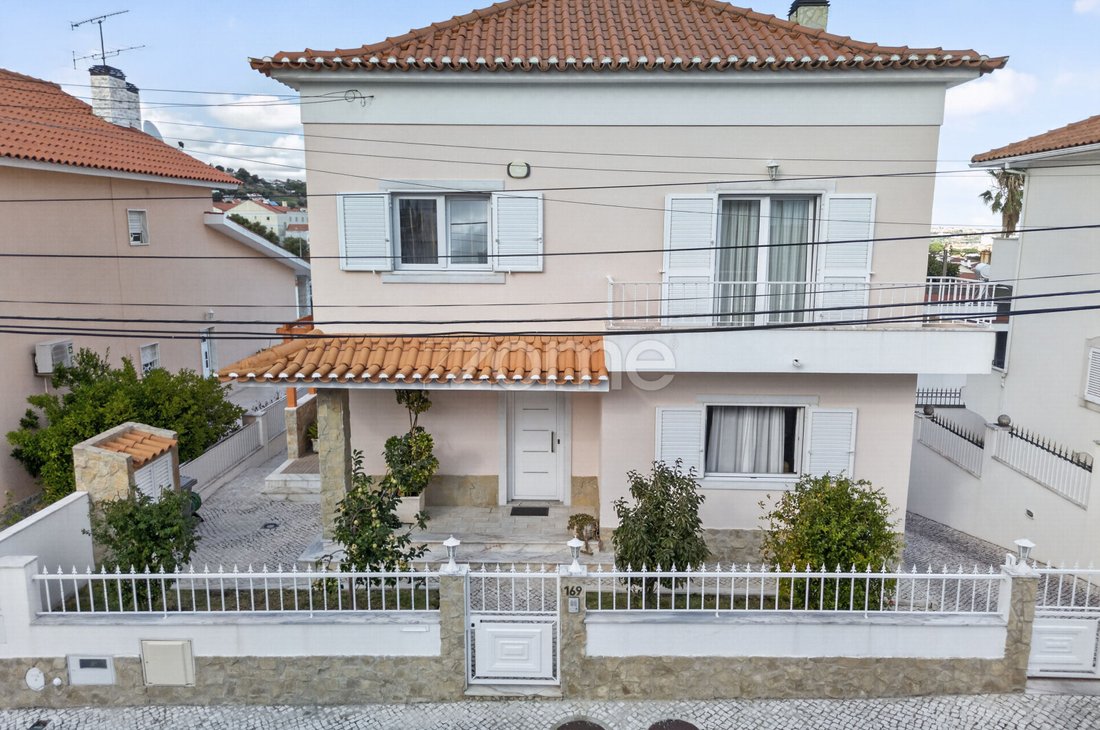 House in Pontinha e Famoes, Lisbon, Portugal 1 - 18825322