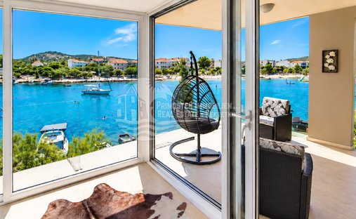 Haus in Rogoznica, Gespanschaft Šibenik-Knin, Kroatien 1