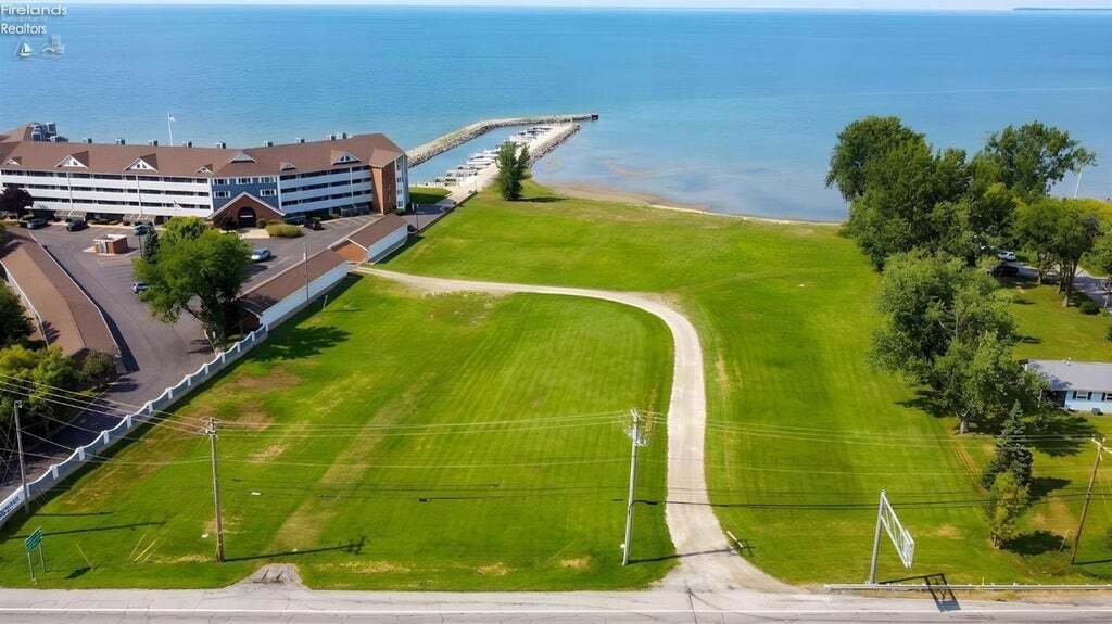 Land in Port Clinton, Ohio, United States 1 - 18826015