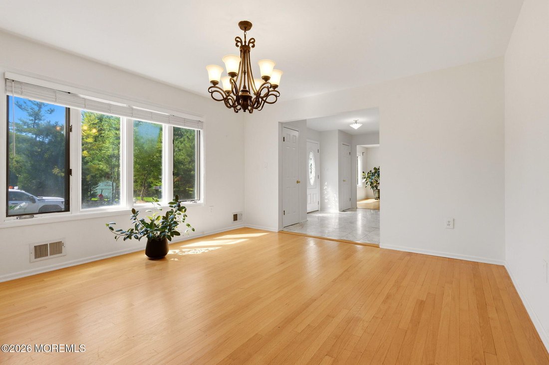 House in Marlboro Township, New Jersey, United States 4 - 18822726