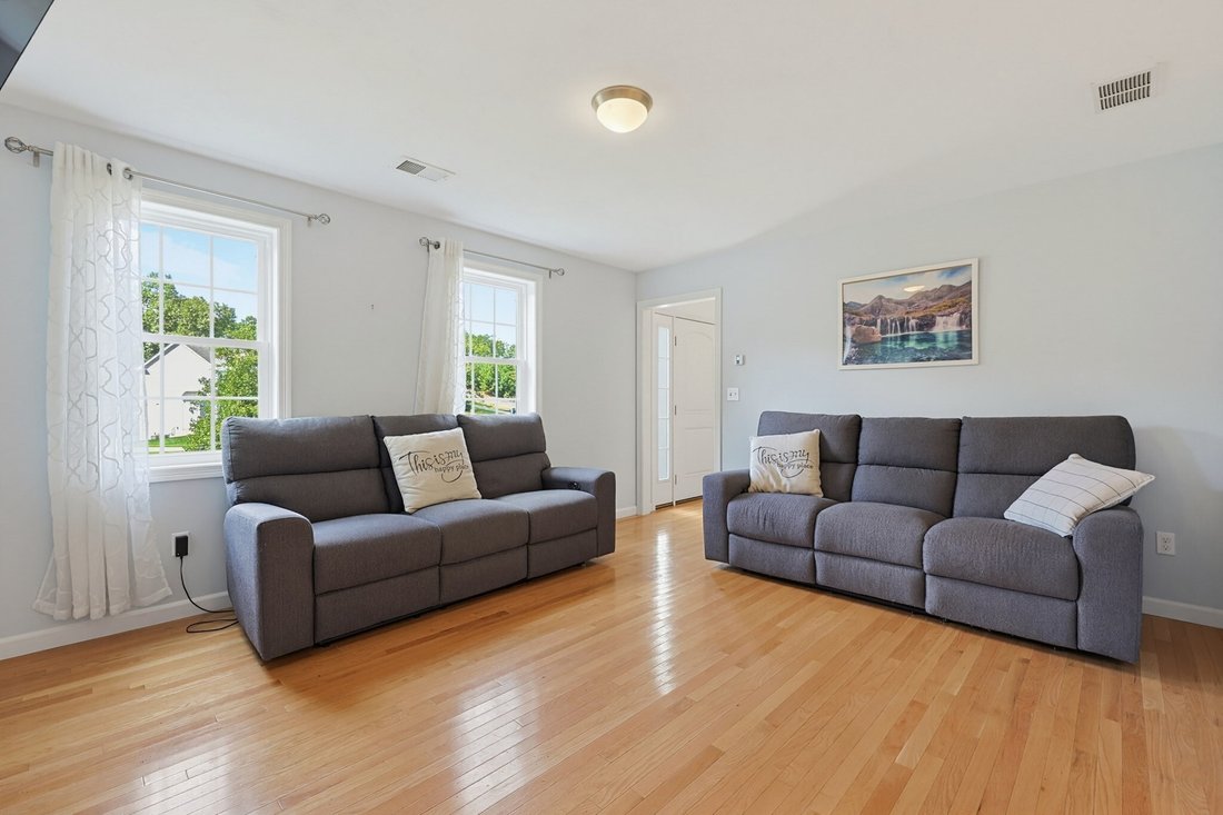 House in Blackstone, Massachusetts, United States 5 - 18823689