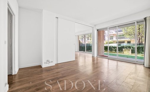 Apartment in La Plaine des Sablons, Neuilly-sur-Seine, France 1