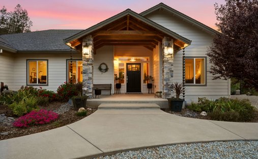 House in Bella Vista, California, United States 1