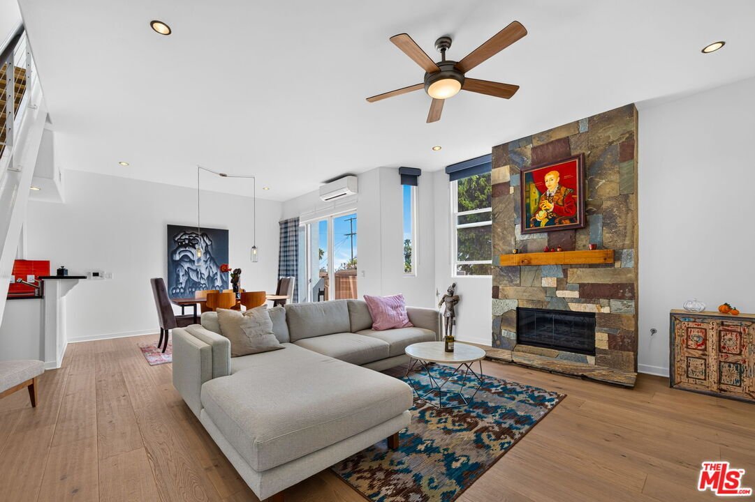 Condo in Los Angeles, California, United States 1 - 18824801