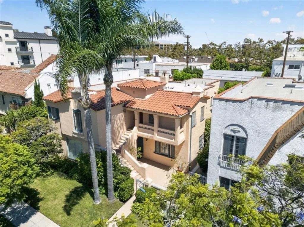 Beverly Hills, California, United States 5 - 18824106