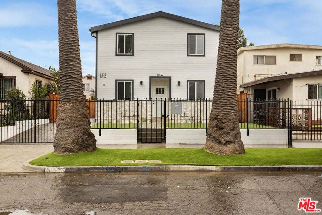Autres à Los Angeles, Californie, États-Unis 2 - 18823373