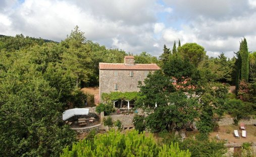Maisons de campagne à Massa Marittima, Toscane, Italie 1