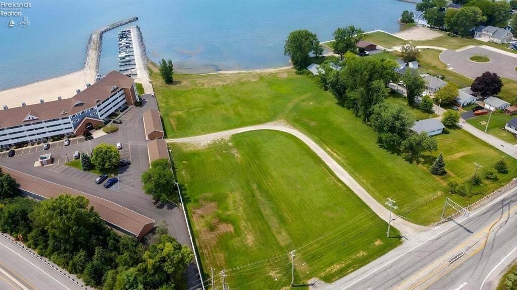 Land in Port Clinton, Ohio, United States 5 - 18826015