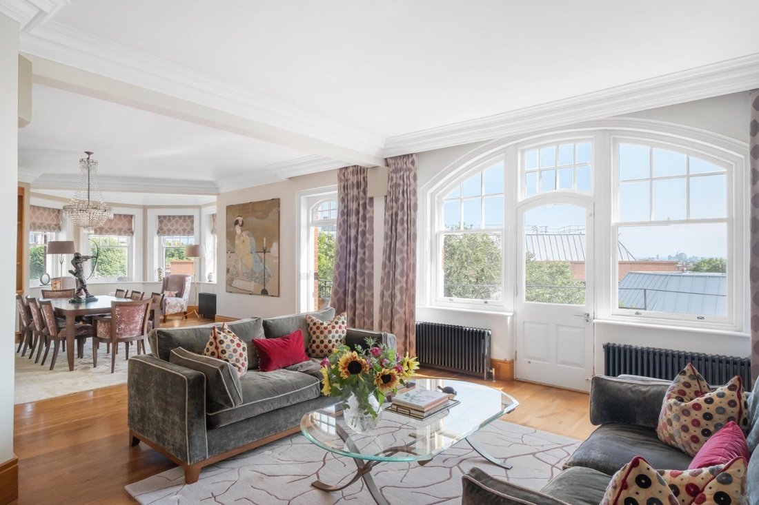 Apartment in Campden Hill, Kensington And Chelsea, England 1 - 18821316