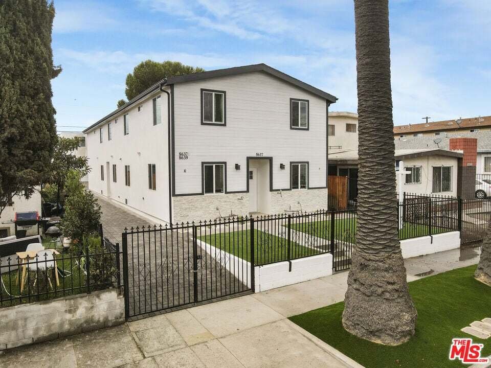Autres à Los Angeles, Californie, États-Unis 4 - 18823373