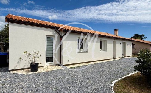 House in Ares, Nouvelle-Aquitaine, France 1