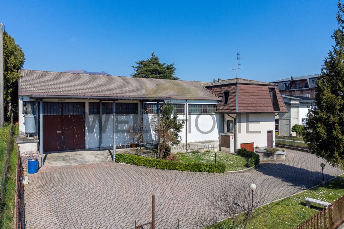 Villa in Rogeno, Lombardy, Italy 3 - 15773277