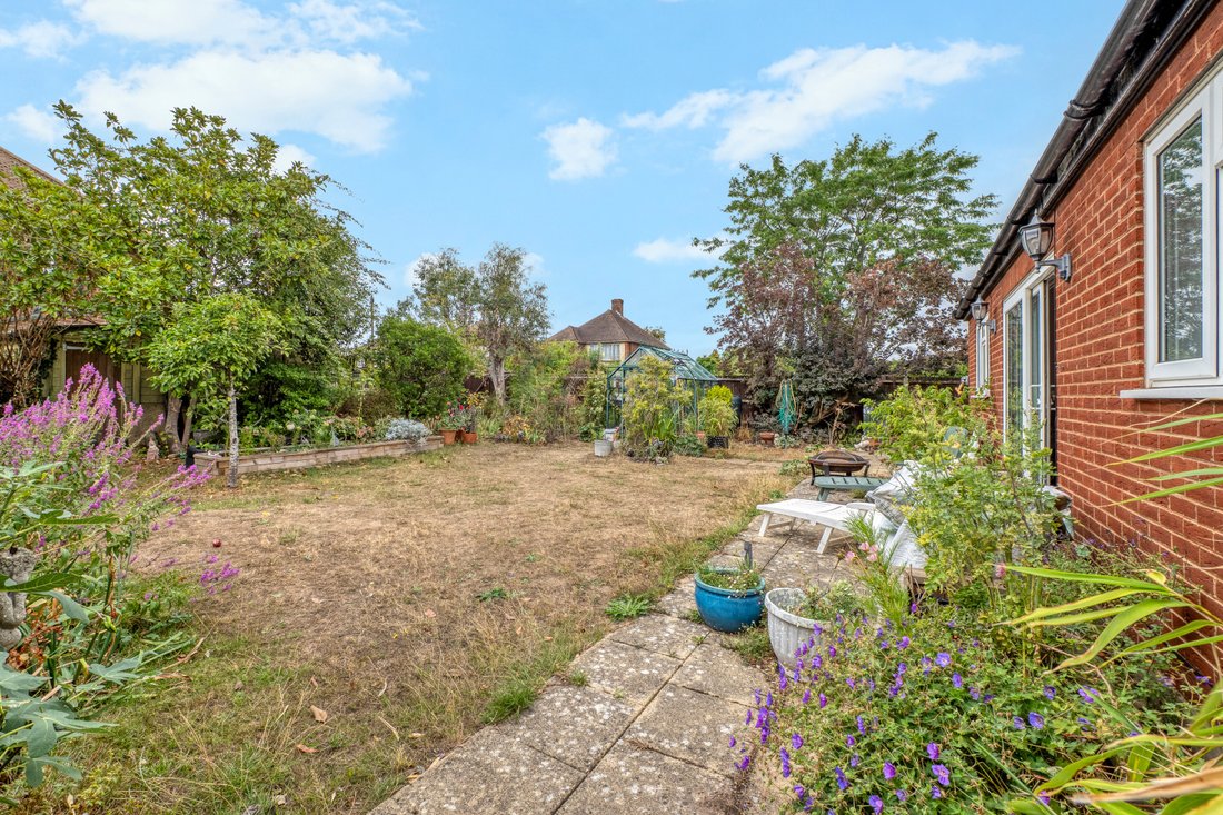 Bungalow à Epsom and Ewell, Angleterre 3 - 18827424