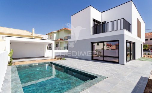 House in Porto Salvo, Lisbon, Portugal 1