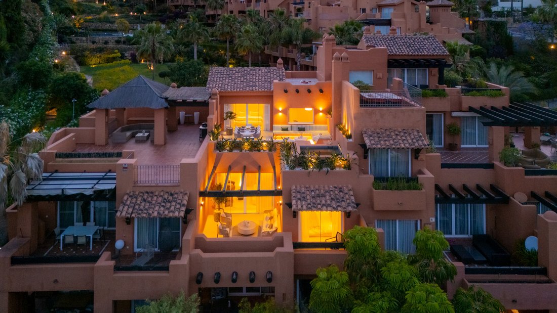 Penthouse en Nueva Andalucía, Marbella, España 1 - 18827475