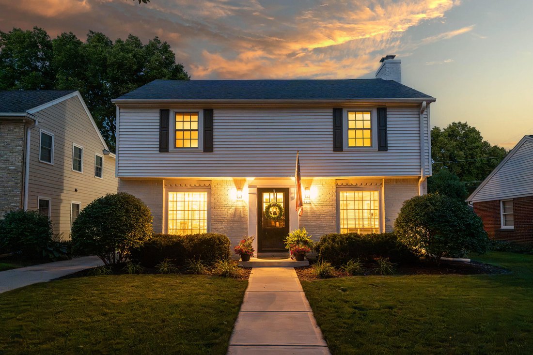 Casa a Wauwatosa, Wisconsin, Stati Uniti 2 - 18827337