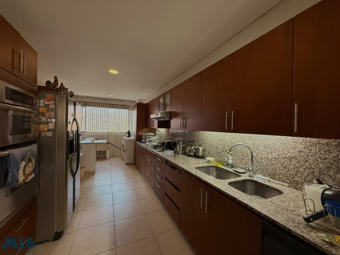 Apartment in Medellín, Antioquia, Colombia 5 - 18827457