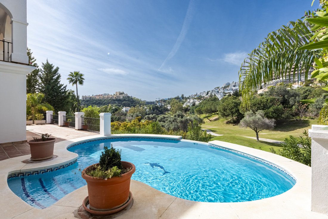 Villa in La Quinta, Benahavís, Andalusien 1 - 18827517