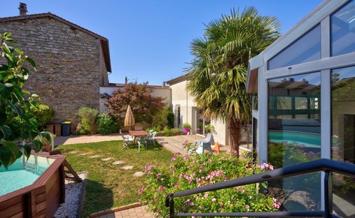 Haus in Civrieux-d'Azergues, Auvergne-Rhone-Alpen, Frankreich 1