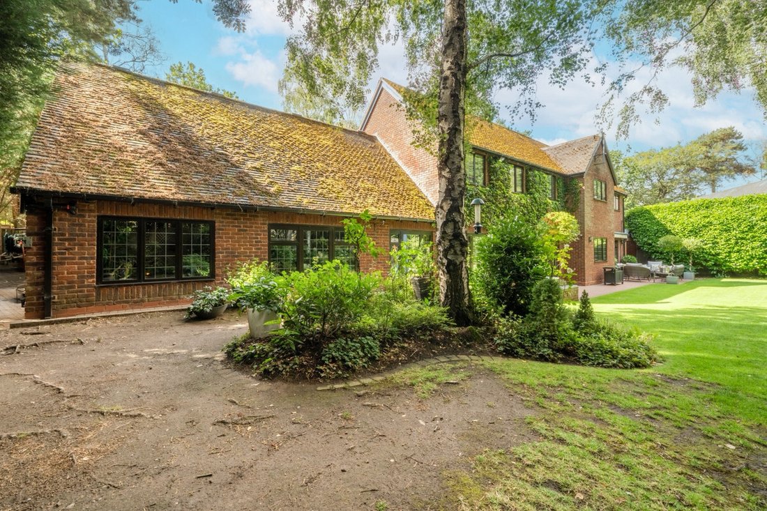 House in Four Oaks Common, Sutton Coldfield, England 2 - 18827410