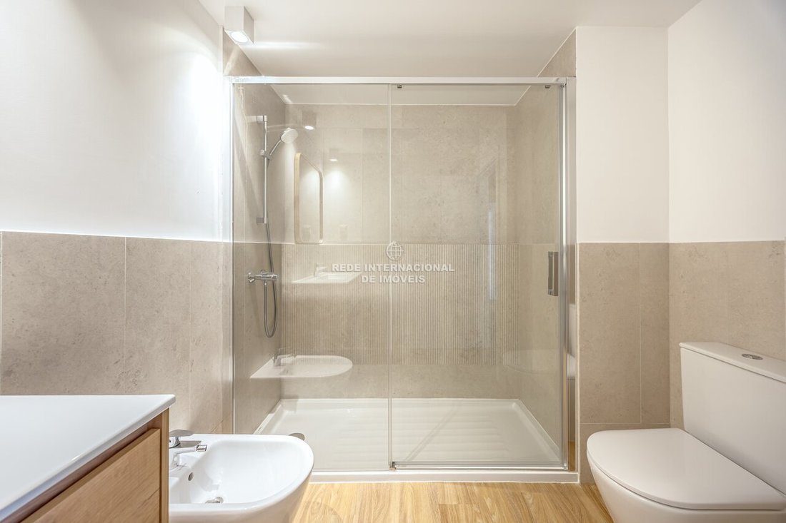 Apartment in Santo António dos Cavaleiros, Lisbon, Portugal 3 - 17500304