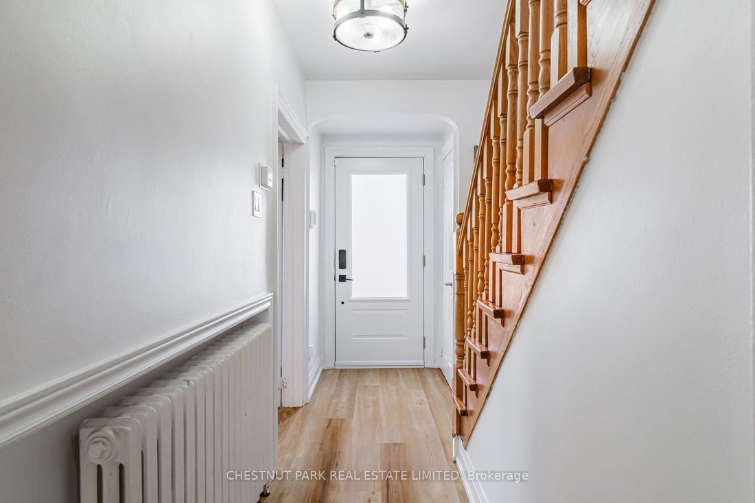 House in Toronto, Ontario, Canada 2 - 18828015