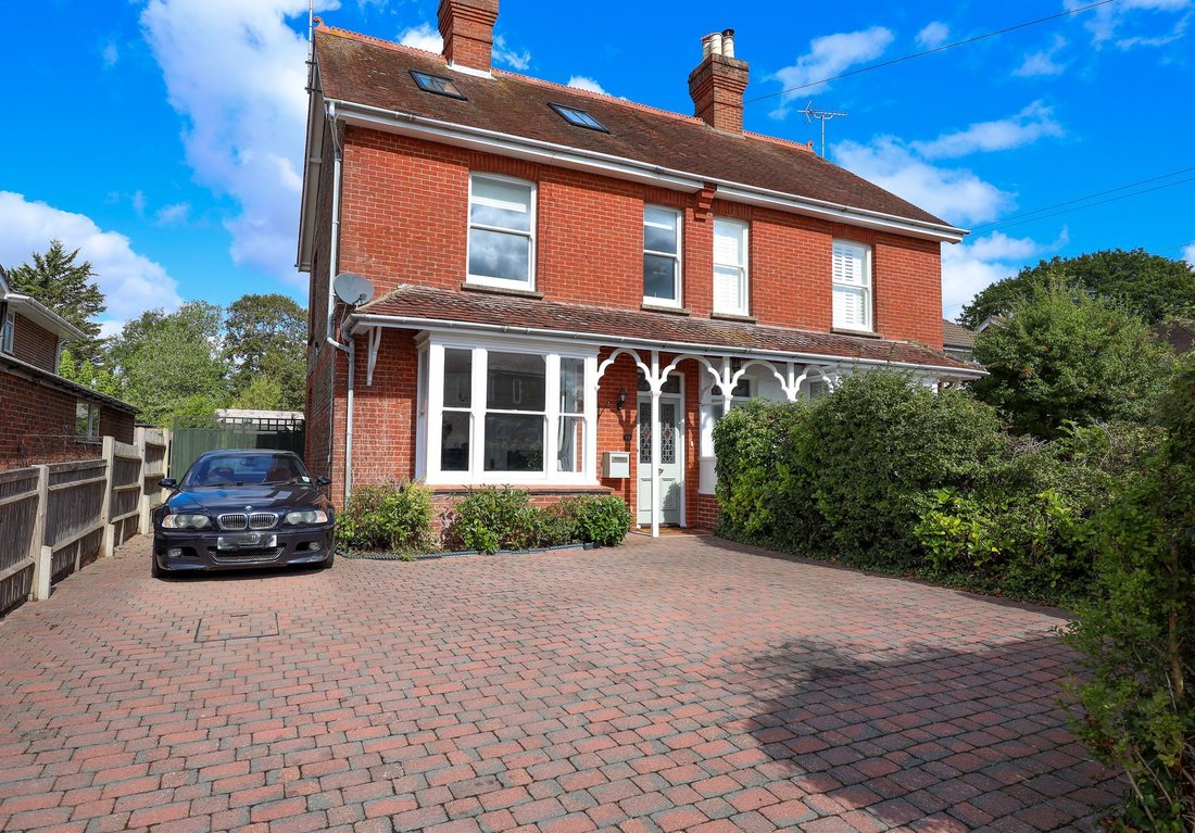 Maison à Burgess Hill, Angleterre 1 - 18827792