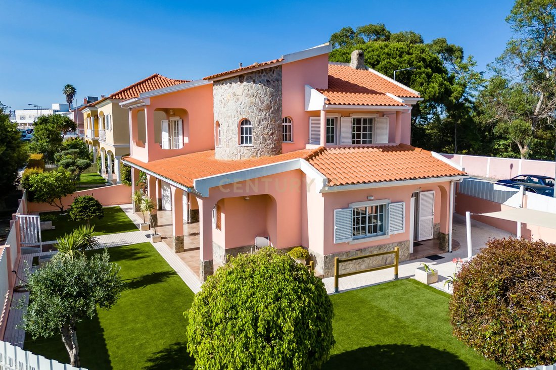 Villa en Laranjeiro e Feijo, Setúbal Municipality, Portugal 1 - 18827620