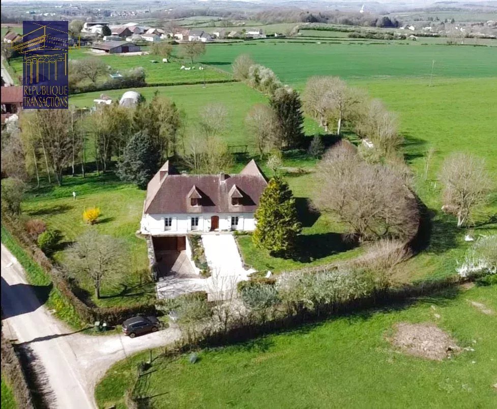 House in Arnay-le-Duc, Bourgogne – Franche-Comté, France 3 - 18828039
